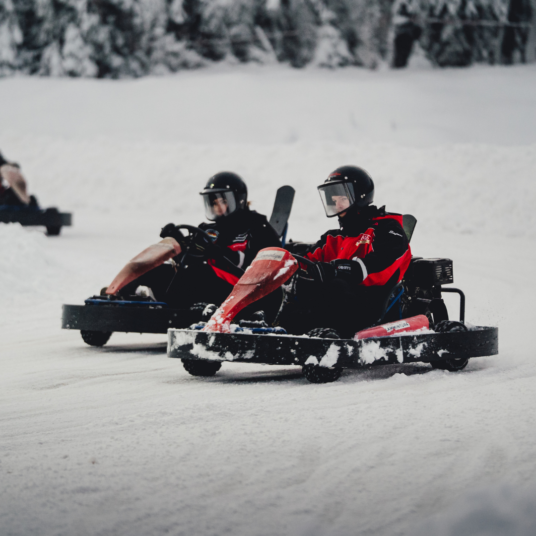 Arcady team aan het icekarten tijdens 10-jarig jubileum in Lapland